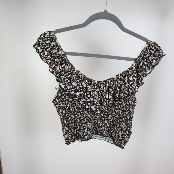 Cropped Ruffles Top - Picture 5 of 8